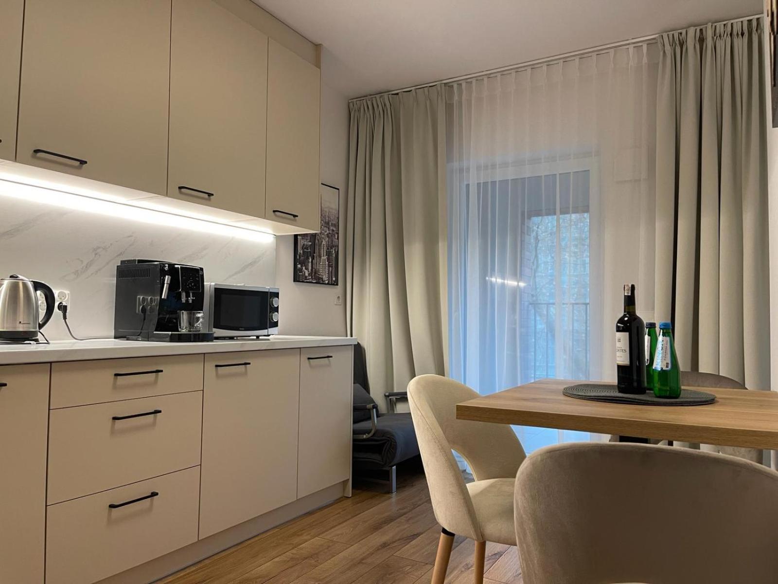 City Sense New Apartments - Main Station And City Center Wrocław Buitenkant foto