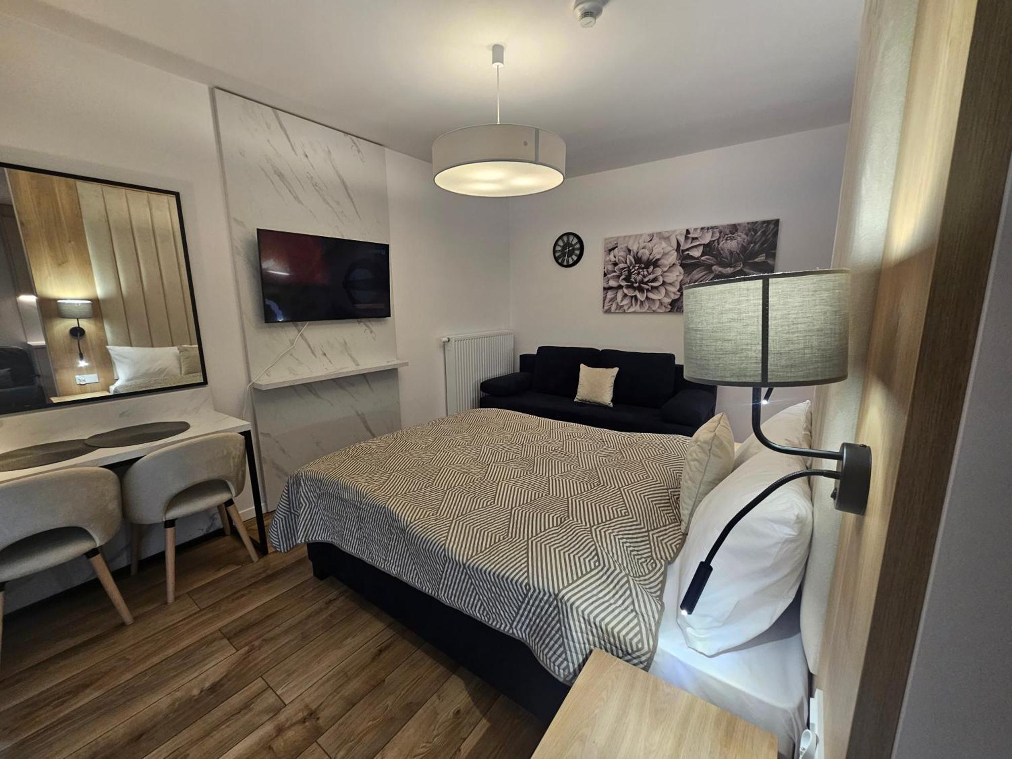 City Sense New Apartments - Main Station And City Center Wrocław Buitenkant foto