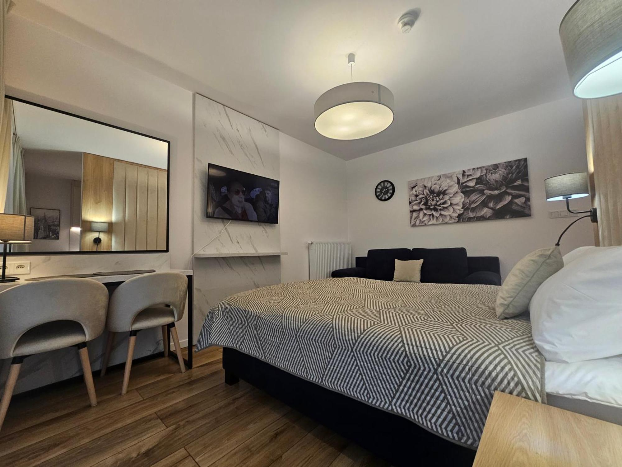 City Sense New Apartments - Main Station And City Center Wrocław Buitenkant foto