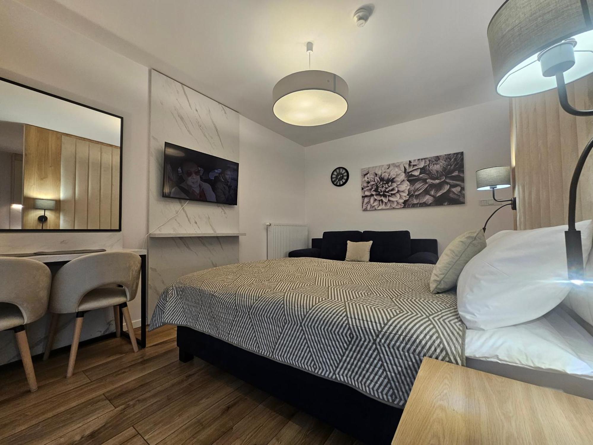 City Sense New Apartments - Main Station And City Center Wrocław Buitenkant foto