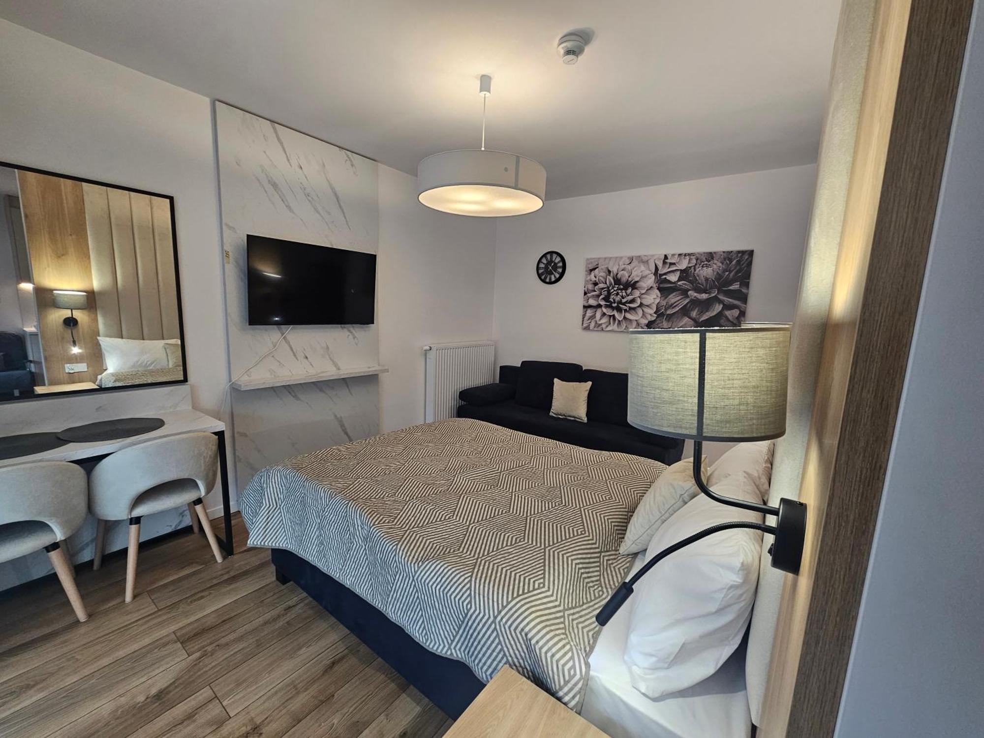 City Sense New Apartments - Main Station And City Center Wrocław Buitenkant foto