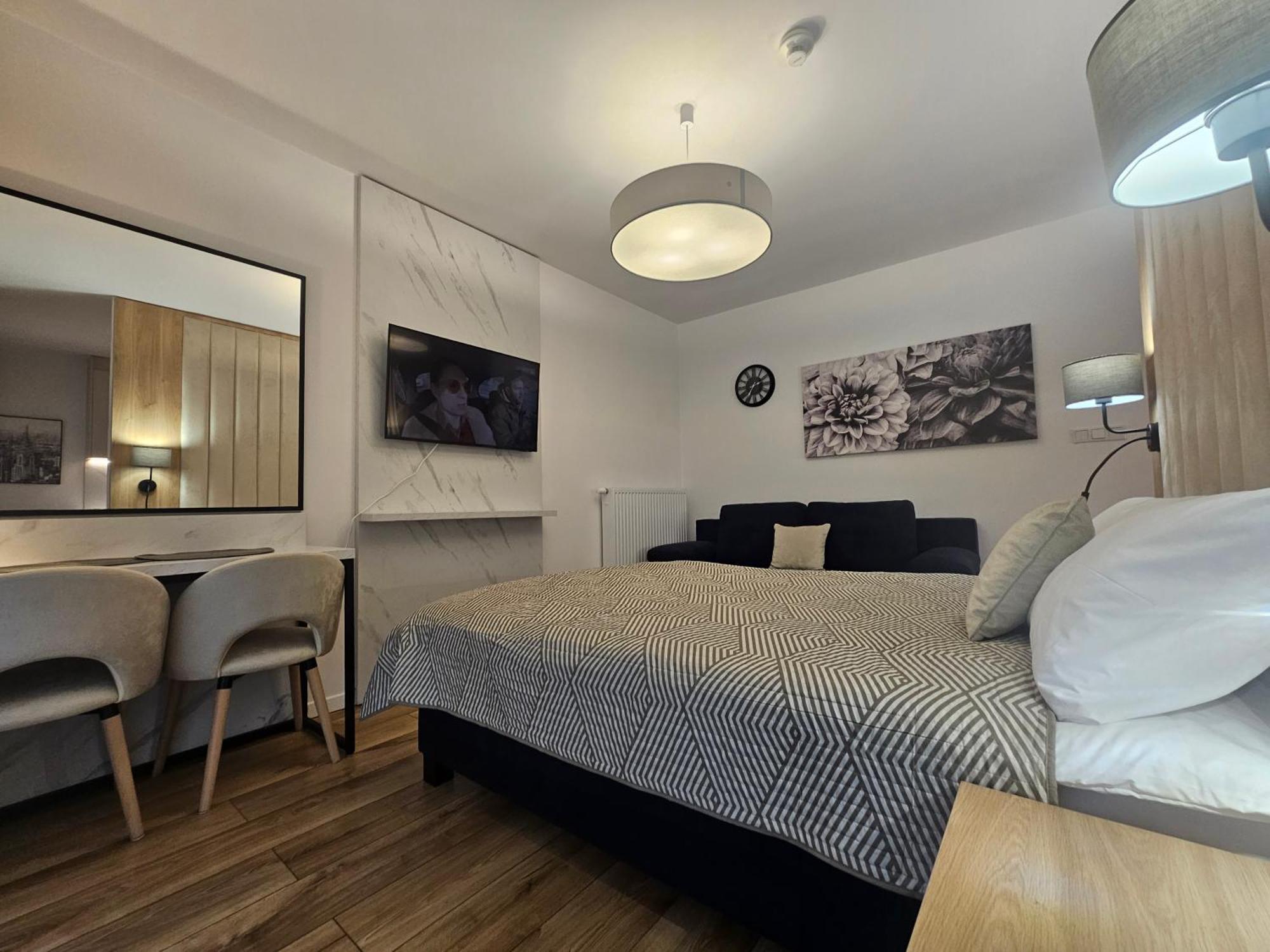 City Sense New Apartments - Main Station And City Center Wrocław Buitenkant foto